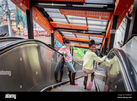 Escalators, Comuna 13, Medellín, Colombia Stock Photo - Alamy