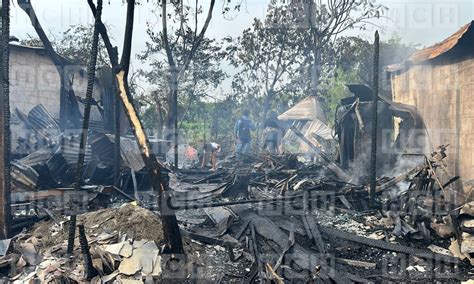 Incendio reduce a cenizas tres viviendas en el bordo del Río Bermejo