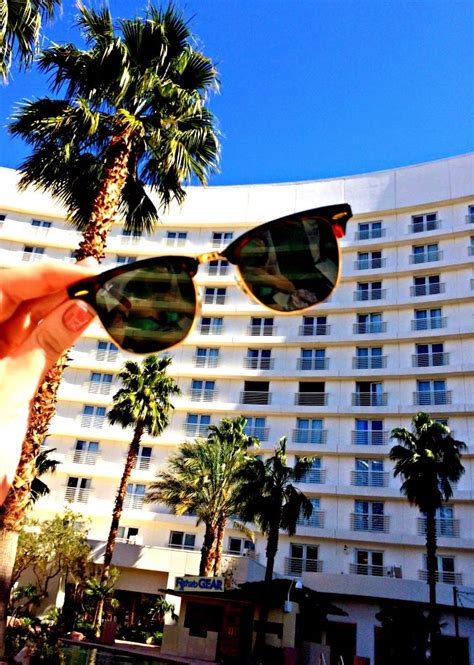 10 Hot Sexy Esther Santer Bikini Pics