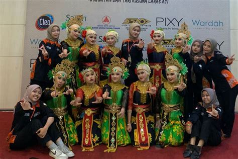 Usung Seni Tradisional UKM Seni Tari Melati Sekar Langit Unjuk Gigi