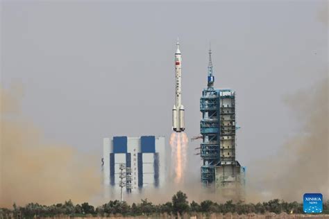 China lança espaçonave tripulada Shenzhou 16 para missão de cinco meses