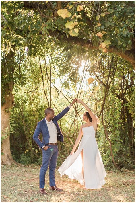 Sweet Outdoor Engagement Session in Houston - The Bledsoes Photography