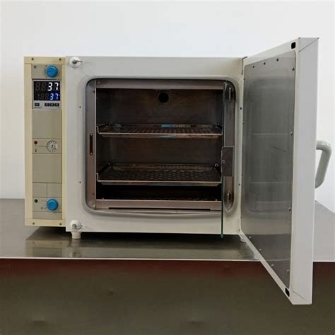 Compre Forno de incubação Heraeus B6060 ao melhor preço ǀ Equipamento