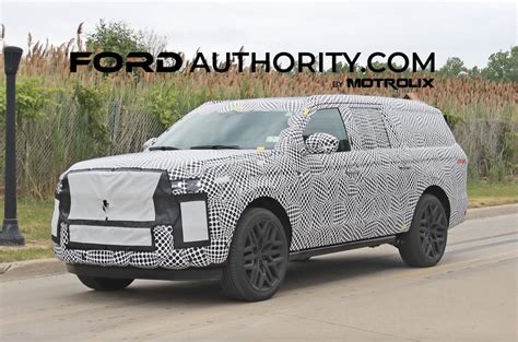 Lincoln Navigator Spy Photograph July Exterior Gm