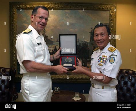 Us Navy Chief Of Naval Operations Cno Adm Mike Mullen And Chief Of