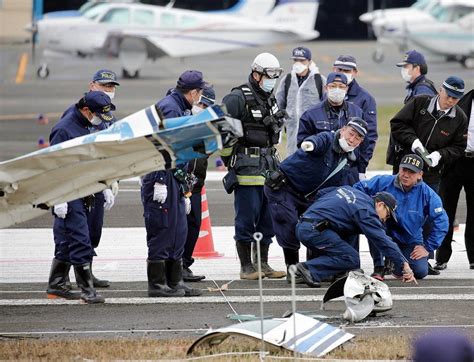 小型機墜落 ：航空事故調査官が八尾空港の滑走路を検証 写真特集78 毎日新聞