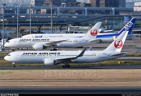 Ja J Boeing Er Japan Airlines Jal Toeychincha