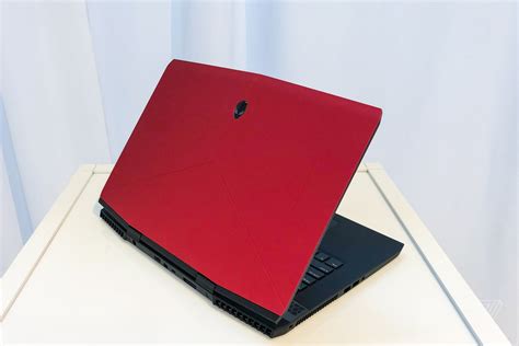 Alienwares Updated M17 Is The Companys Thinnest And Lightest 17 Inch Laptop Ever The Verge