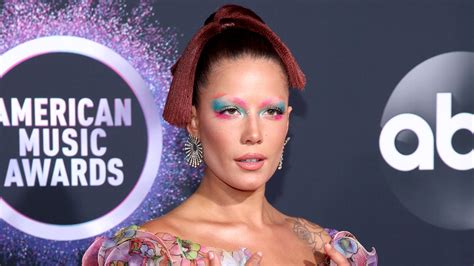 Halsey Dons Colorful Eye Makeup & Bleached Eyebrows While Arriving at ...