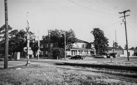 Staffers at the Most Haunted Hotels in Texas Tell Their Spooooookiest ...