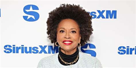 Jenifer Lewis Fall All About Her Near Fatal Accident Recovery