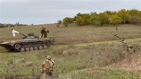 VIDÉO Guerre en Ukraine que sait on de ces images de la reddition