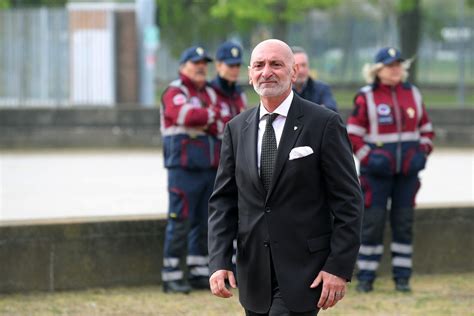 FOTO Celebrato Il 172 Anniversario Della Fondazione Della Polizia Di