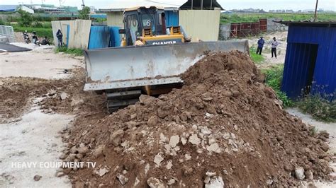 Start New Project Sand Filling Up Land Use Bulldozer Shantui Dh C And