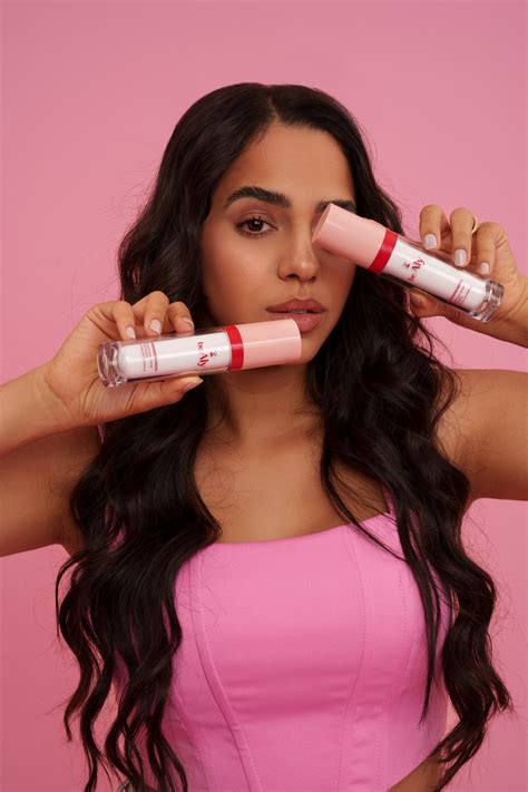 Influencer Mirella Santos empreende e lança linha de skin care que