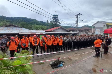 Tim Sar Gorontalo Bergantian Cari Korban Longsor Di Kawasan Tambang