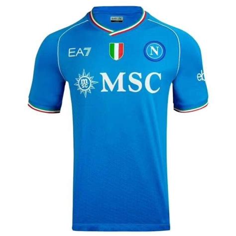 Svelata la nuova maglia del Napoli ecco come è fatta FOTO E VIDEO