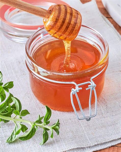 The Five Best Honey Substitutes The Daily Dish