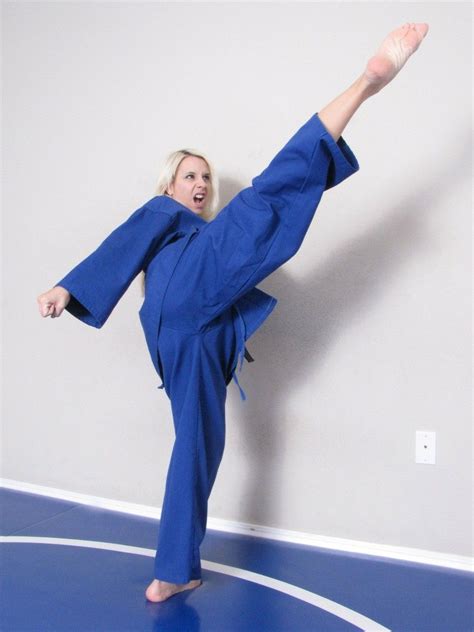 Pin By Not Sure On Martial Art Girls [ Poses ] Martial Arts Women