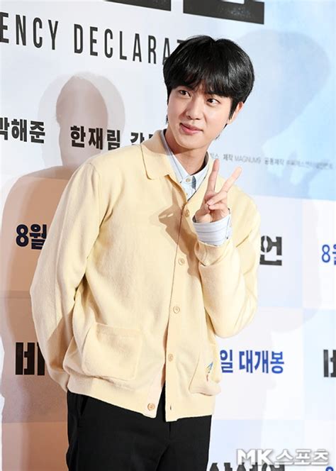 방탄소년단 진 “입대 시기 늦어져 욕 많이 먹어눈물의 공연 하고 싶지 않았다” Mk스포츠