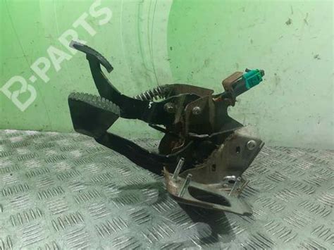 Clutch Pedal Citro N Berlingo Berlingo First Box Body Mpv M