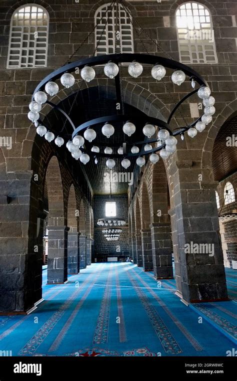 Interior Of Ulu Cami The Great Mosque Of Diyarbakir Stock Photo Alamy