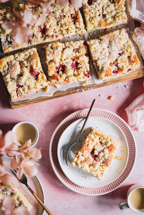 Erdbeer Rhabarber Kuchen Mit Streuseln R Hrteig