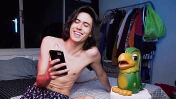 Grindr Novinho De Cueca Fofo Local No Sigilo Real Na Cama Vendo Piroca XVIDEOS