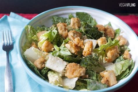 Veganfling Popcorn Tofu Caesar Salad