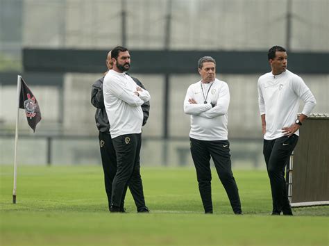 Corinthians acerta dois novos profissionais para a comissão técnica