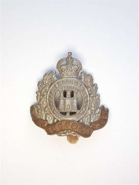 Ww Suffolk Regiment Cap Cadge In Helmet Cap Badges