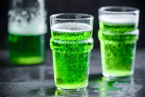 How to Make Green Beer for St. Patty's Day