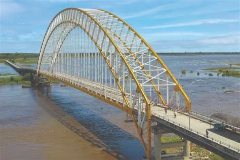 Jam Dari Samarinda Jembatan Tercantik Di Kabupaten Paling Ramai