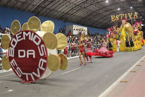 Sete Escolas De Samba Desfilam Neste Domingo Na Avenida Do Povo Em