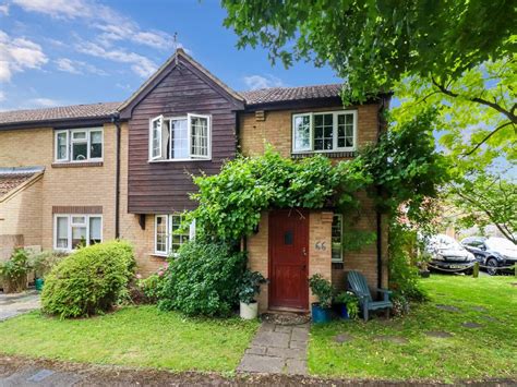 4 Bed End Terrace House For Sale In Roman Gardens Kings Langley Wd4