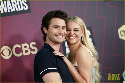 Photo Kelsea Ballerini Responds To Chase Stokes Breakup Questions