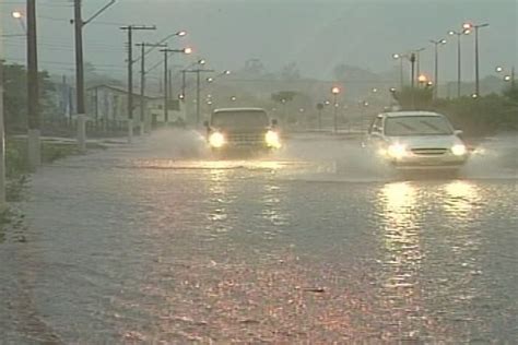 G1 Temporal De Menos De 30 Minutos Causa Estragos Em Ituiutaba