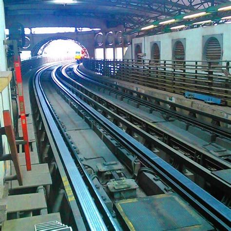 Metro San Lázaro Líneas 1 Y B Estación De Metro