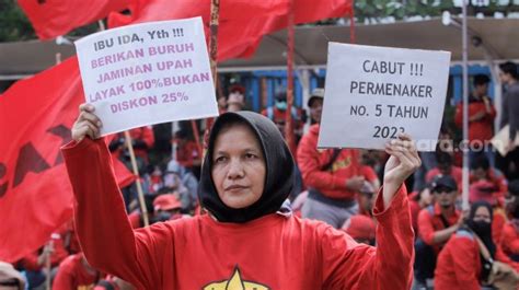 Tuntut Cabut Permenaker Nomor 5 Tahun 2023 Ratusan Buruh Gruduk Kemenaker