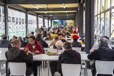 Restaurantes Populares De Curitiba Servem Refei Es A R