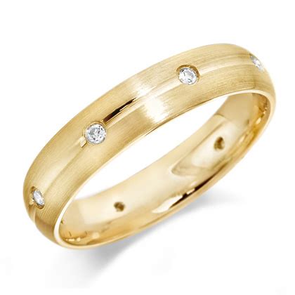 9ct Yellow Gold Gents 5mm Wedding Ring With Centre Groove And Diamonds