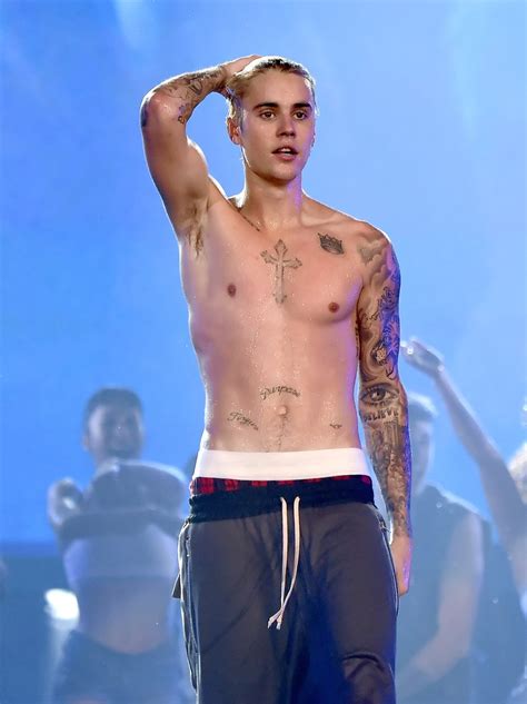 Justin Bieber Opens His Purpose World Tour Topless Standard The Must See Capital