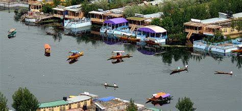 Kashmir Houseboats , Boat Houses in Kashmir, Lakes - Kashmir Online