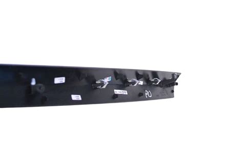 Bmw X F Xdrive D Rhd Front Right Door Trim Strip