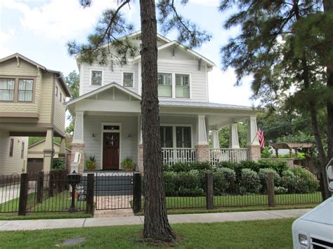 Craftsman Bungalow - Craftsman - Exterior - Houston - by Design3 Studio ...