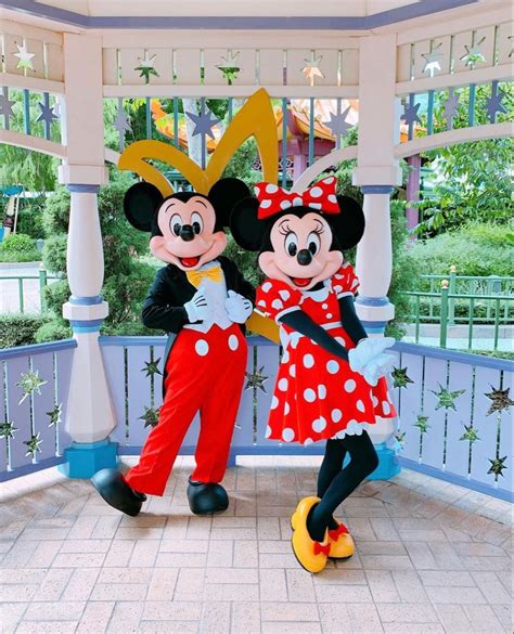 Mickey Minnie At Hong Kong Disneyland Disney World Characters