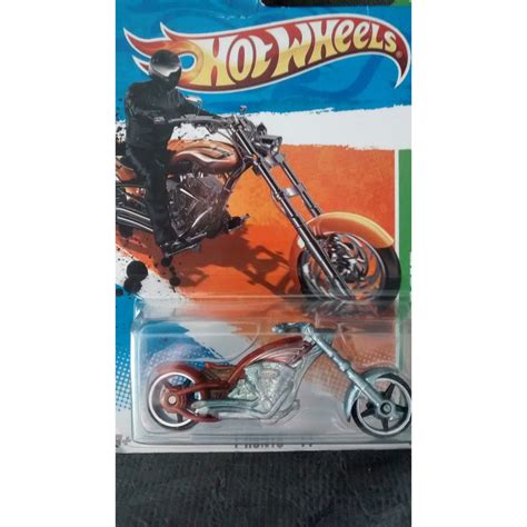 Hot Wheels Dcc Splitback T Hunt Rodas De Borracha 2011