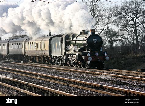 GWR Castle Steam Locomotive No 5043 Earl Of Mount Edgcumbe At