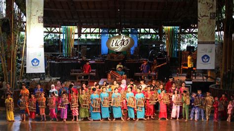 √ Saung Angklung Udjo: Sejarah, Alamat, Tiket Masuk 2025