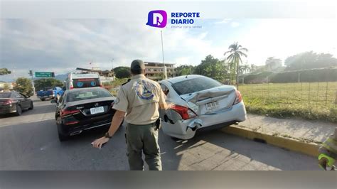 Aparatosos choque entre tres vehículos Reporte Diario Vallarta